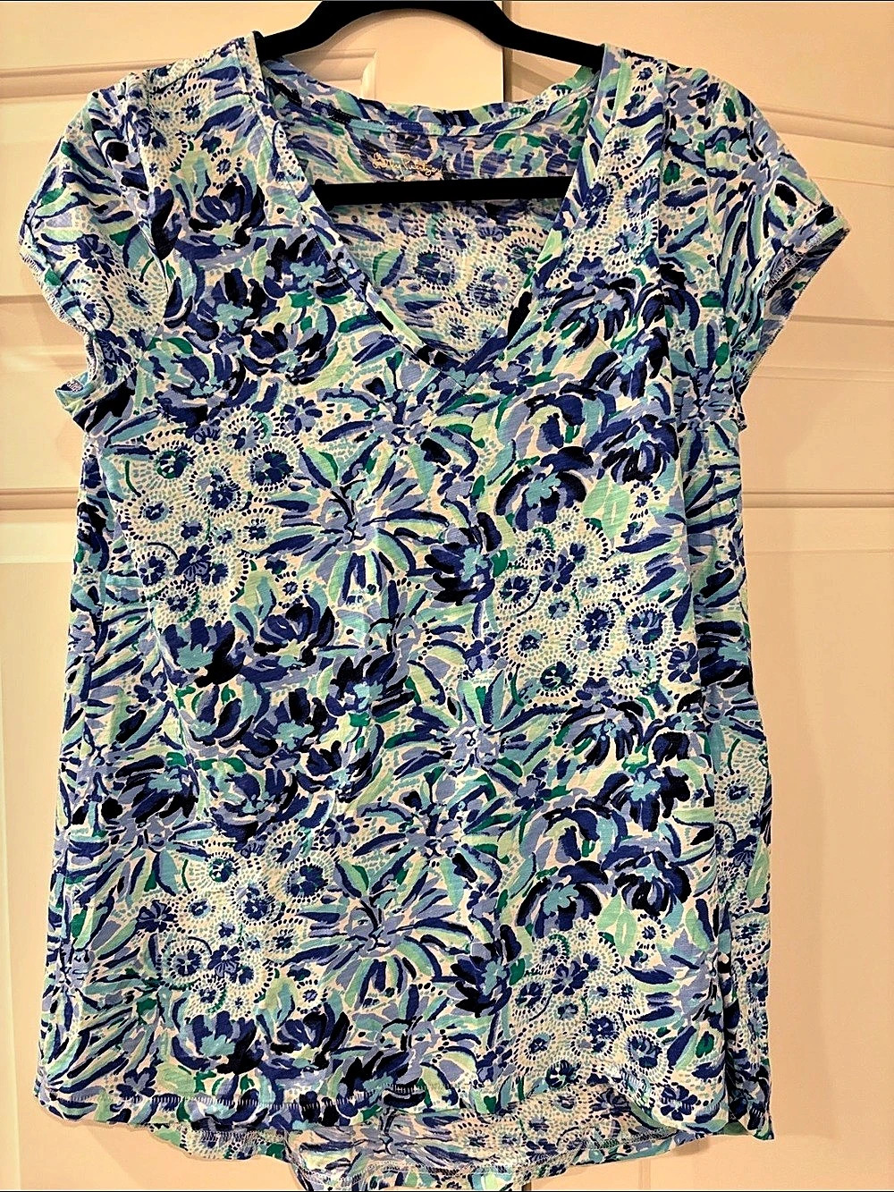 Lilly Pulitzer Floral Short Sleeve Blouse in Blue & Green size Medium